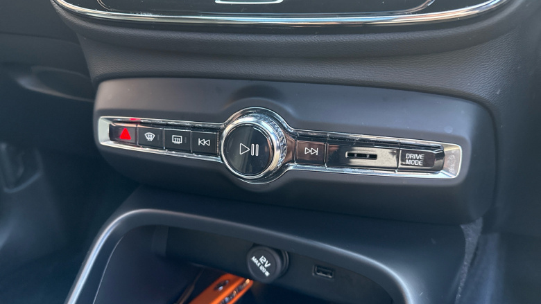 Volvo Xc40 1.5 T5 Recharge PHEV R DESIGN Pro 5dr Auto Estate